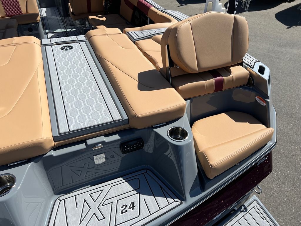 2024 mastercraft XT24