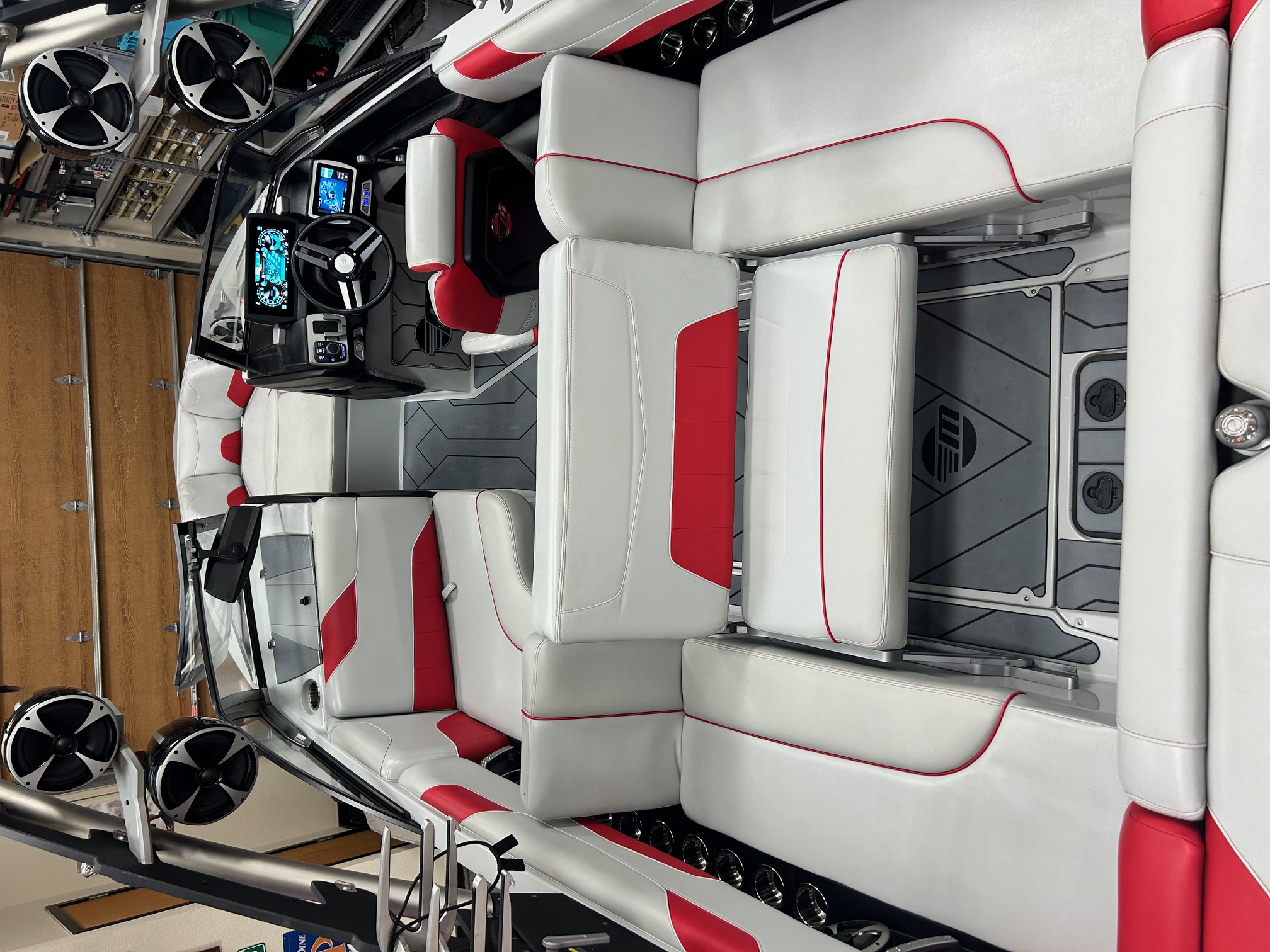 2019 Malibu 23LSV Wakesetter