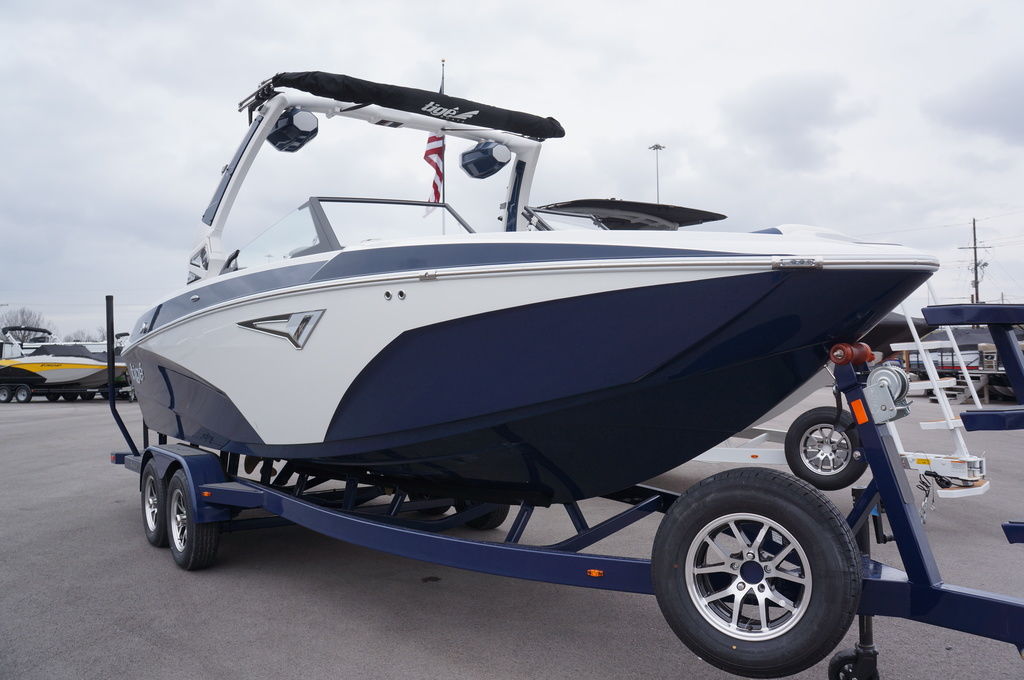boat.Title