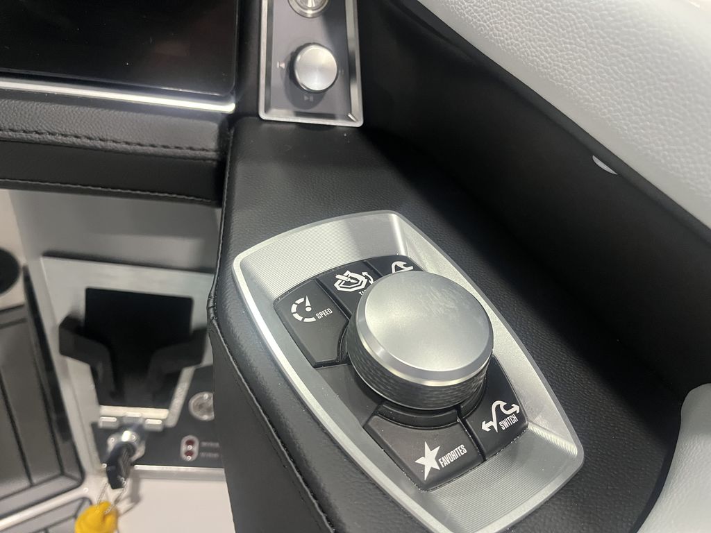 2025 MasterCraft XT22T