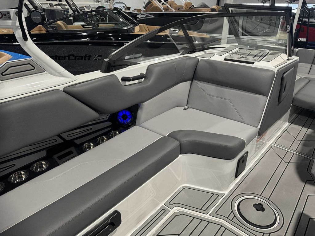 2025 MOOMBA Max