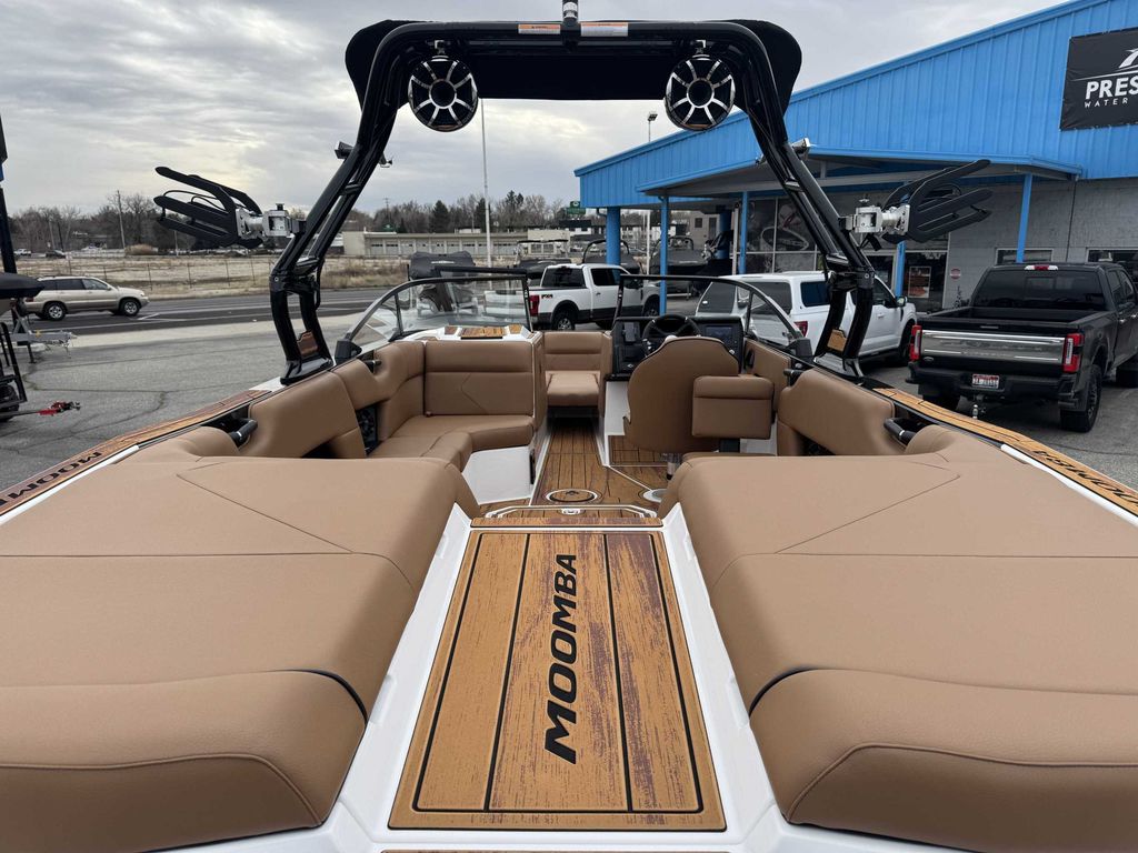 2025 MOOMBA Tykon
