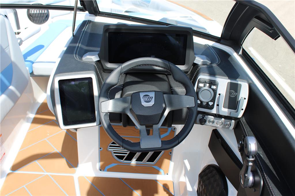 2024 Malibu 26 LSV