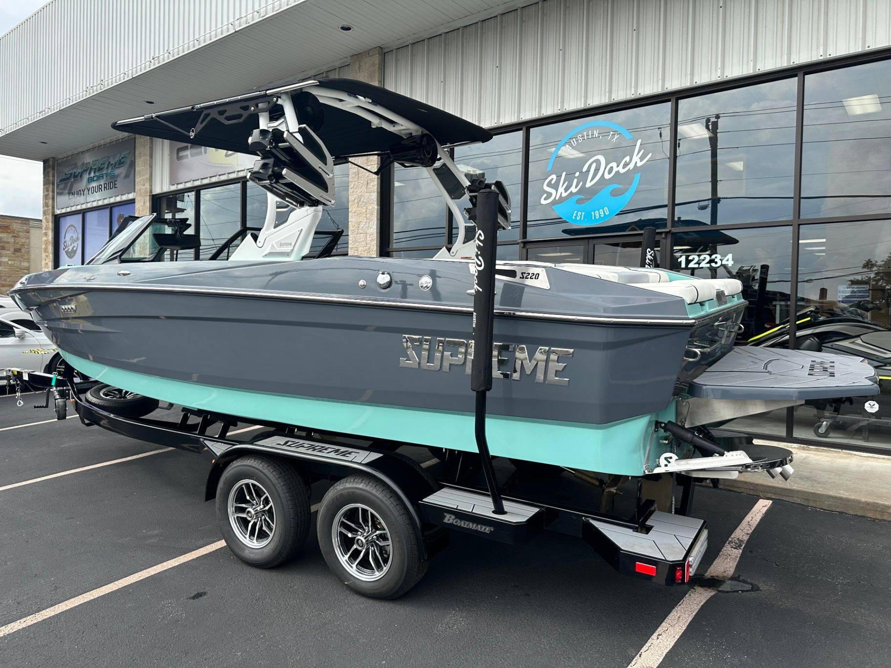 2024 Supreme S220