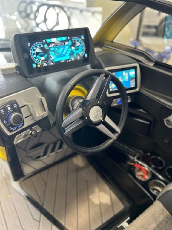 2018 Malibu Boats 23 LSV