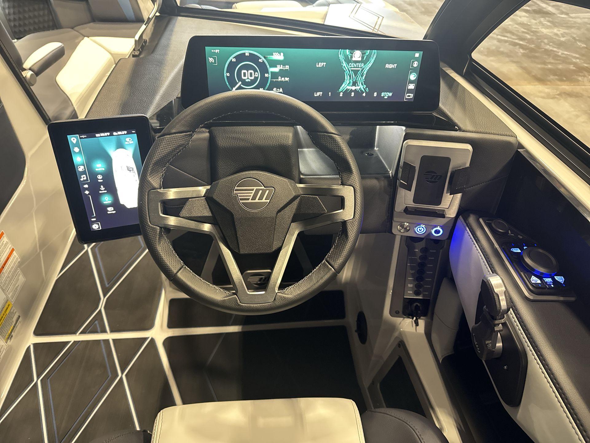 2025 Malibu M230