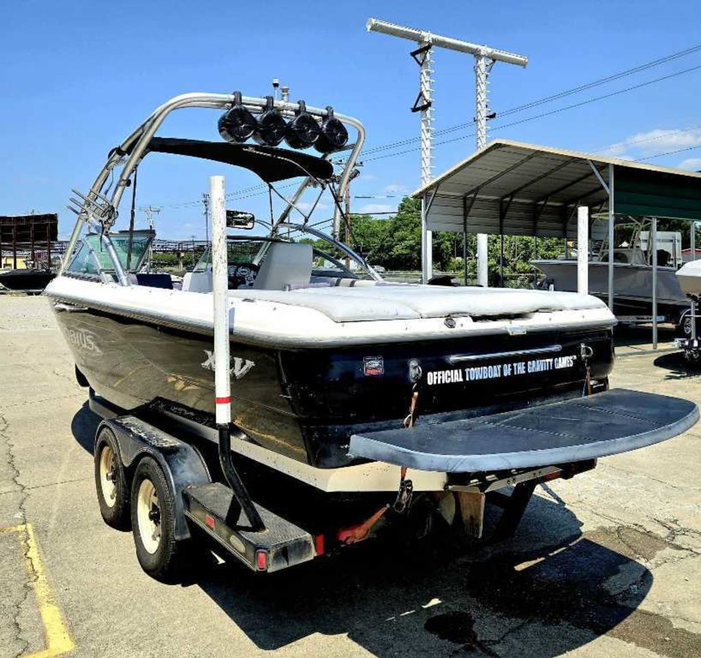 2004 MOOMBA Mobius XLV