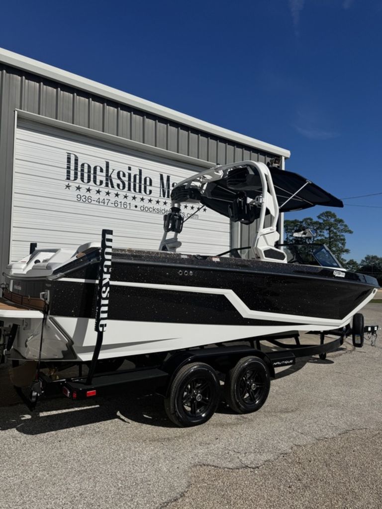 2025 Nautique GS 22