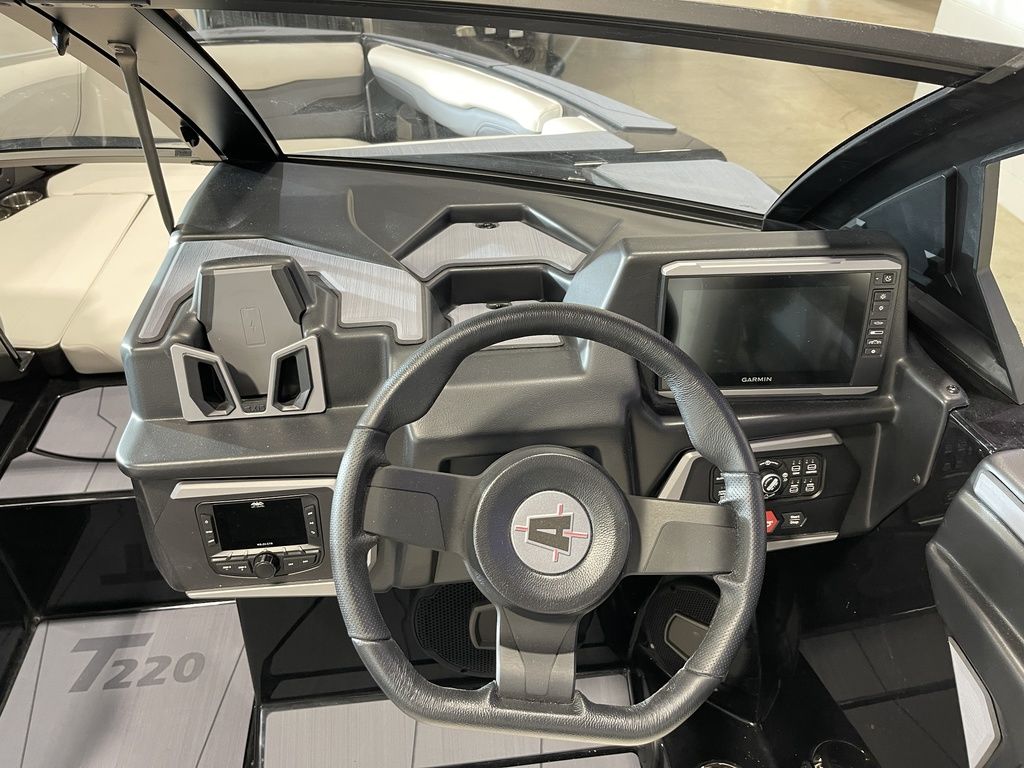 2025 Axis Wake Research T220