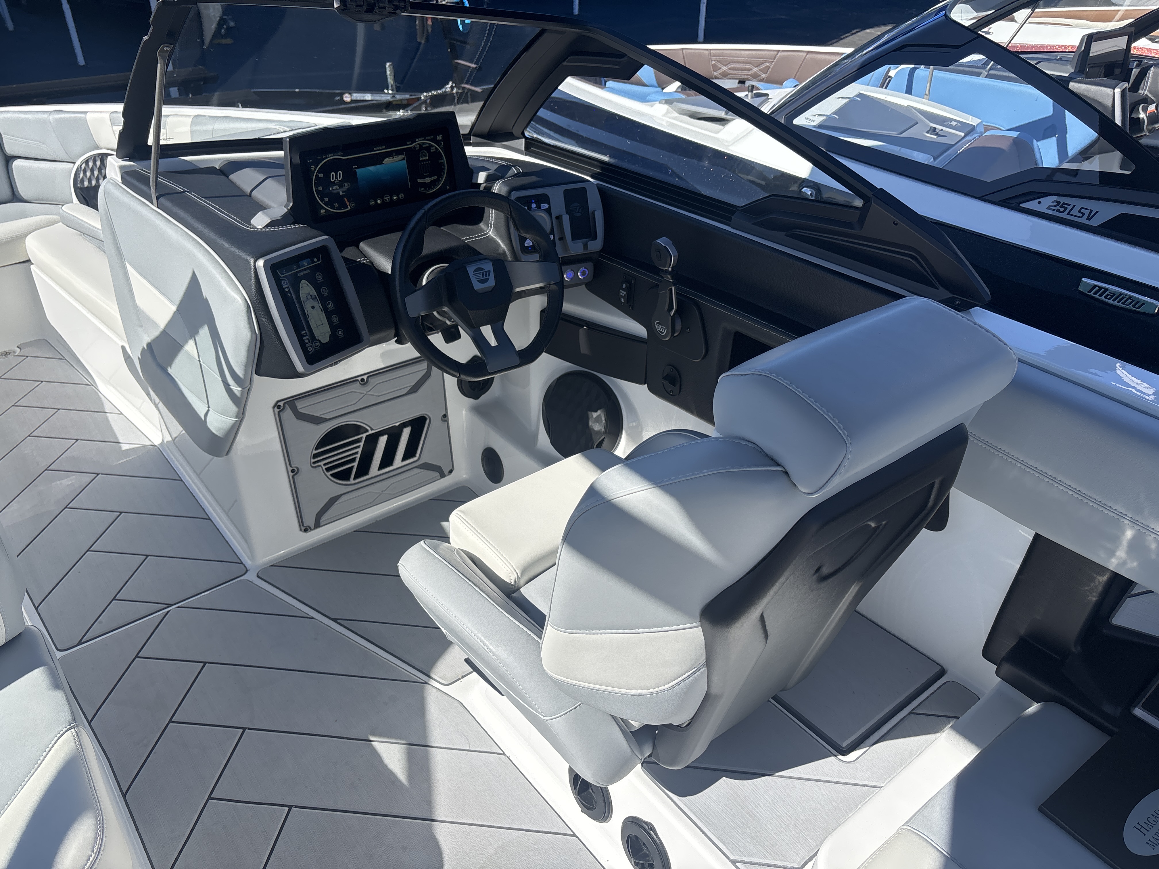2024 Malibu 26LSV