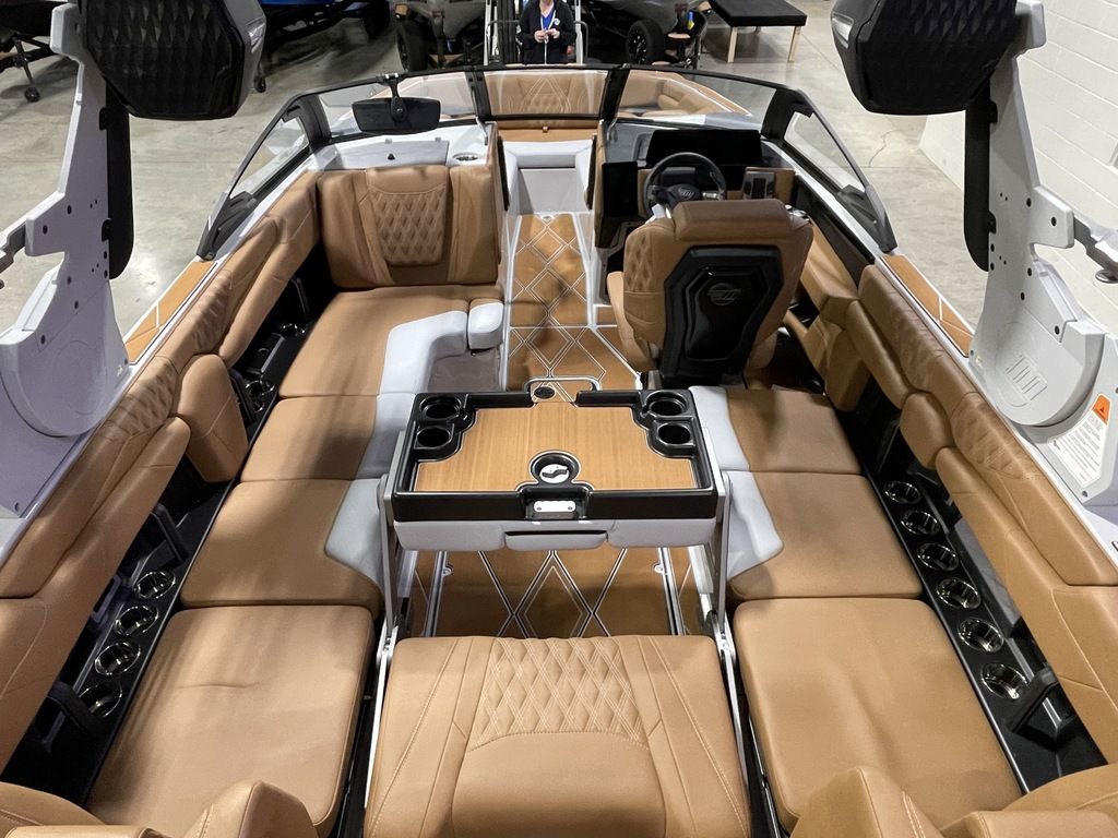 2025 Malibu Boats M230