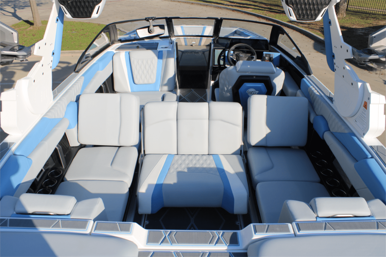 2025 Malibu M230