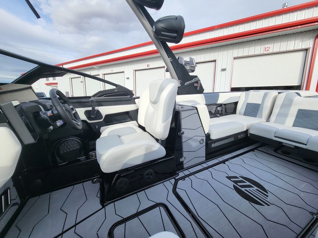 2025 Malibu Boats 24 MXZ
