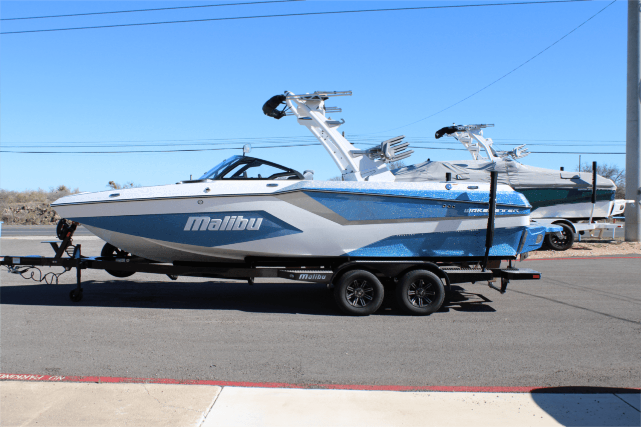 2025 Malibu 23 MXZ