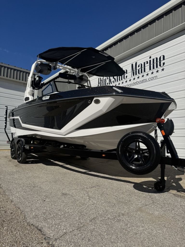 2025 Nautique GS 22