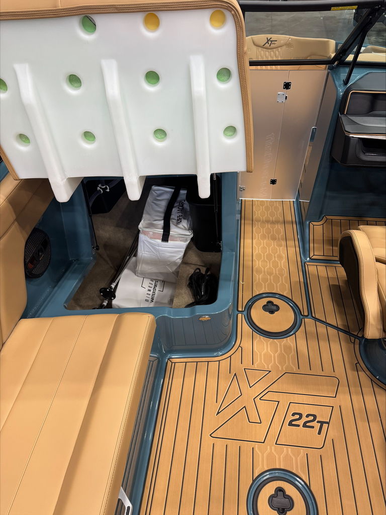 2025 MasterCraft XT22T