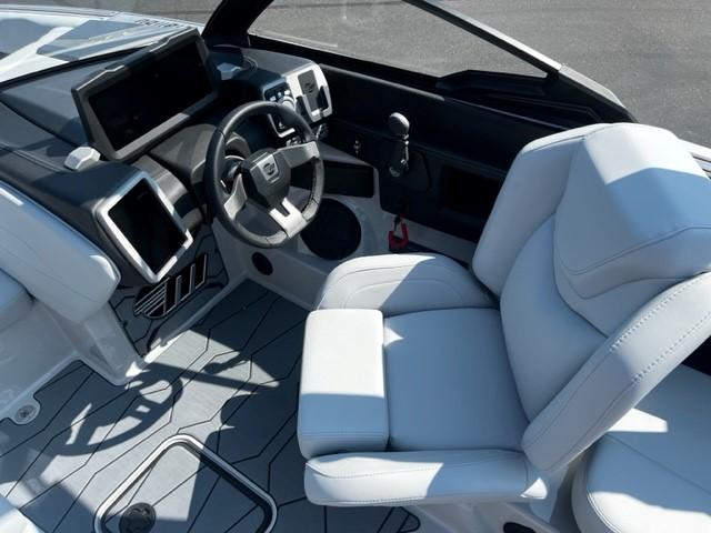 2024 Malibu 23 MXZ *Demo Discount- New*