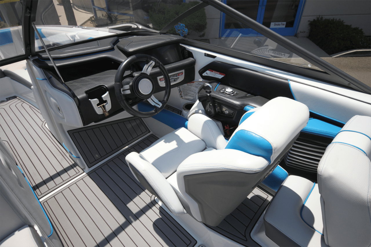 2017 Super Air Nautique G25 &#8211; Garage Kept Loaded with options