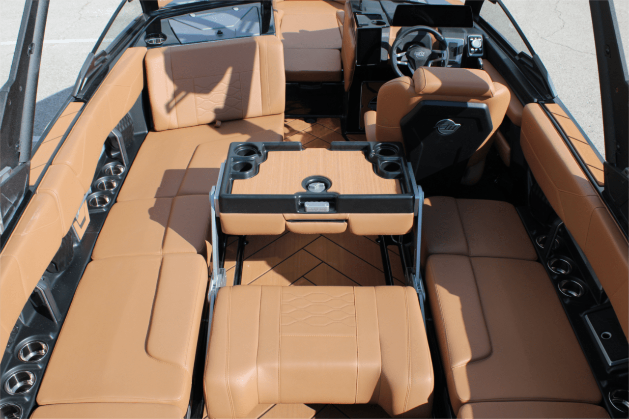 2025 Malibu 23 LSV