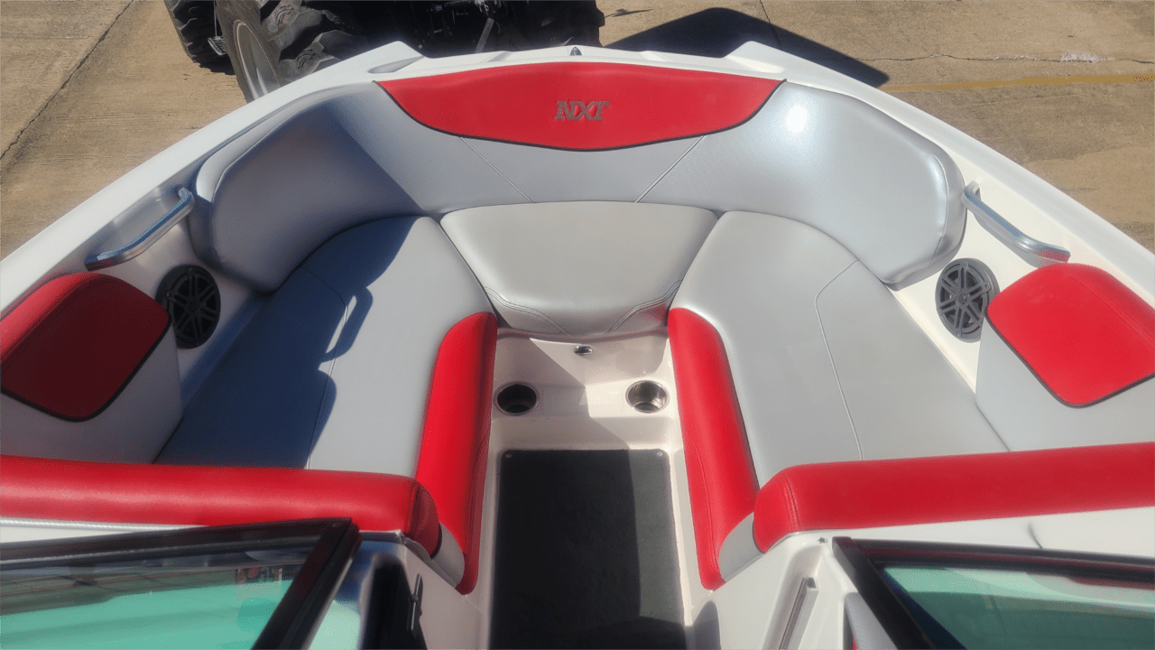 2016 MasterCraft NXT22
