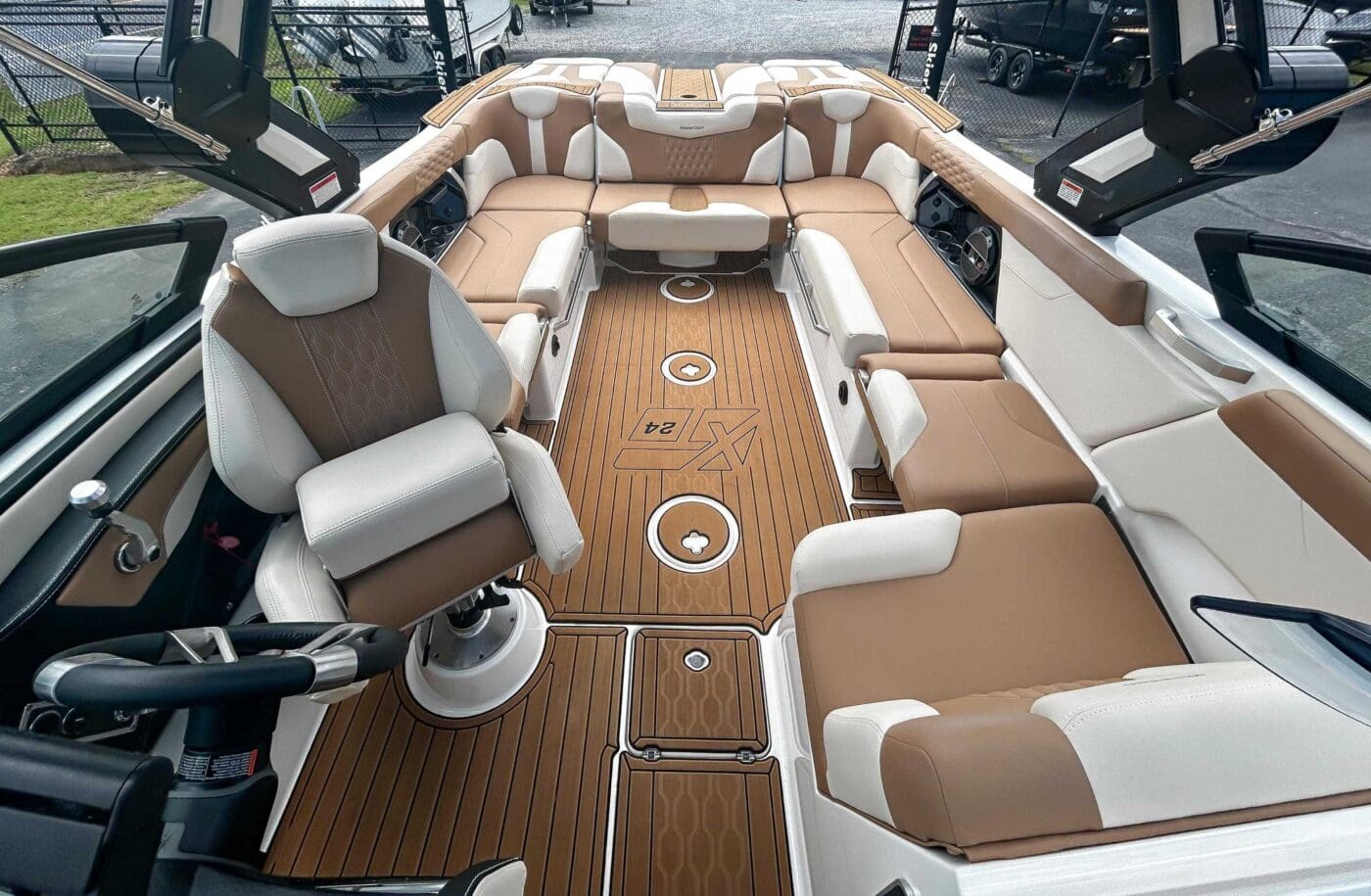 2022 MasterCraft XT24