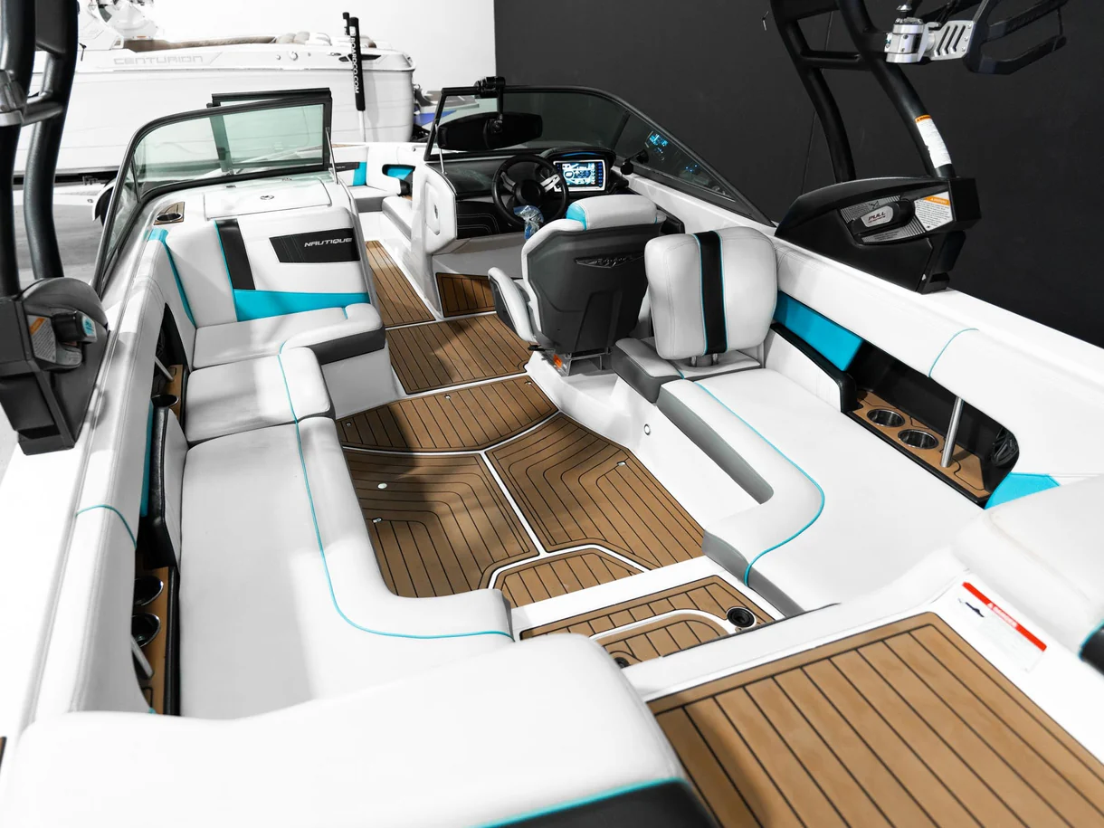 boat.Title