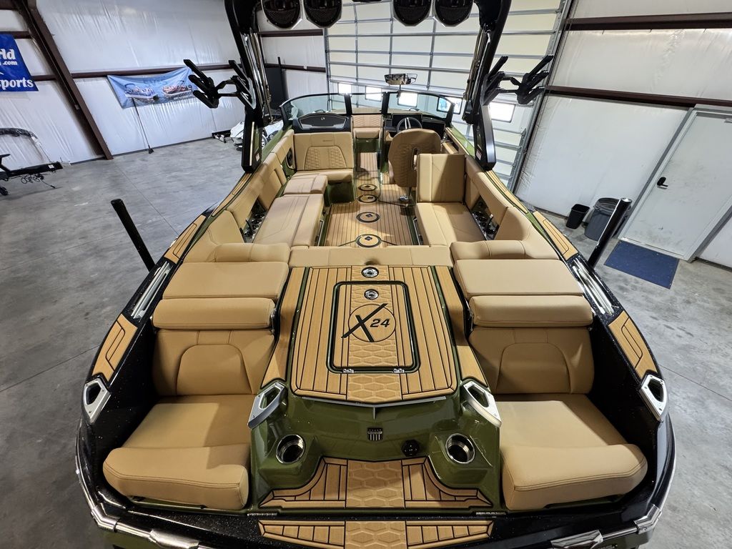 2025 MasterCraft X24