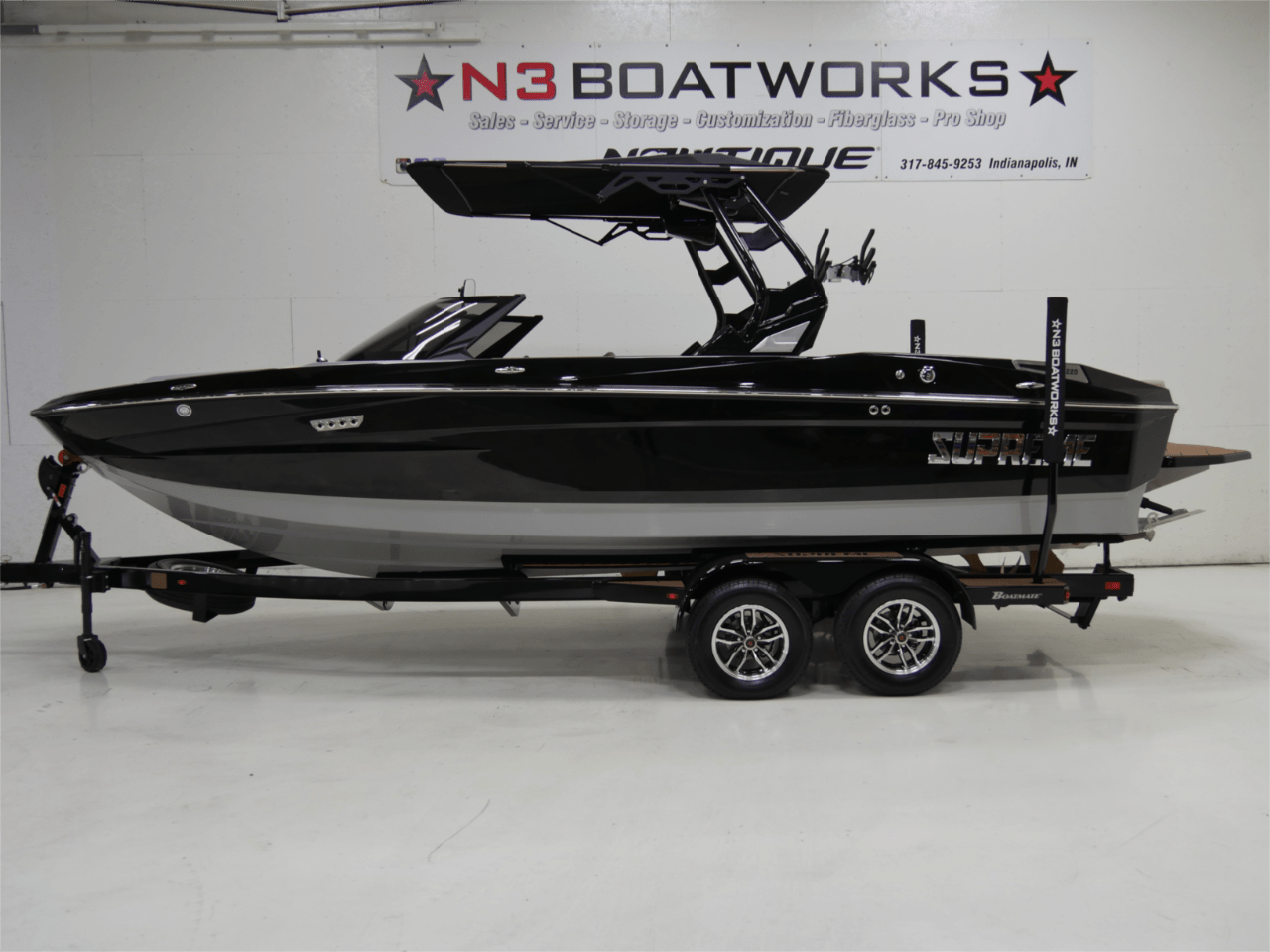 2025 Supreme S220 – Onyx Black