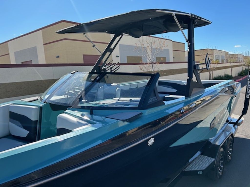 2024 Axis Wake Research T250