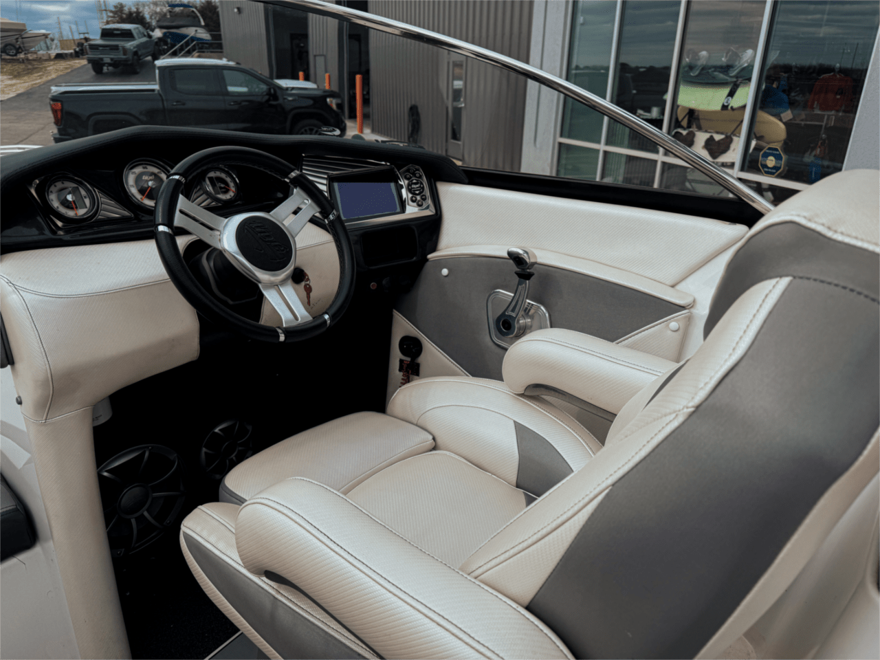 2013 TIGE Z3 BLACK AND WHITE CLASSIC SURF READY!!!