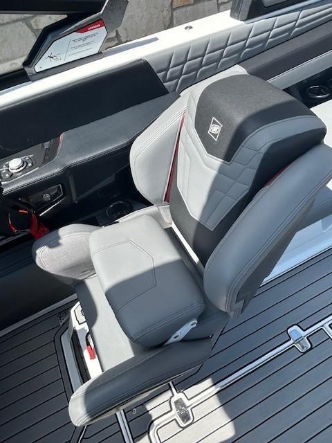 2022 Nautique G23