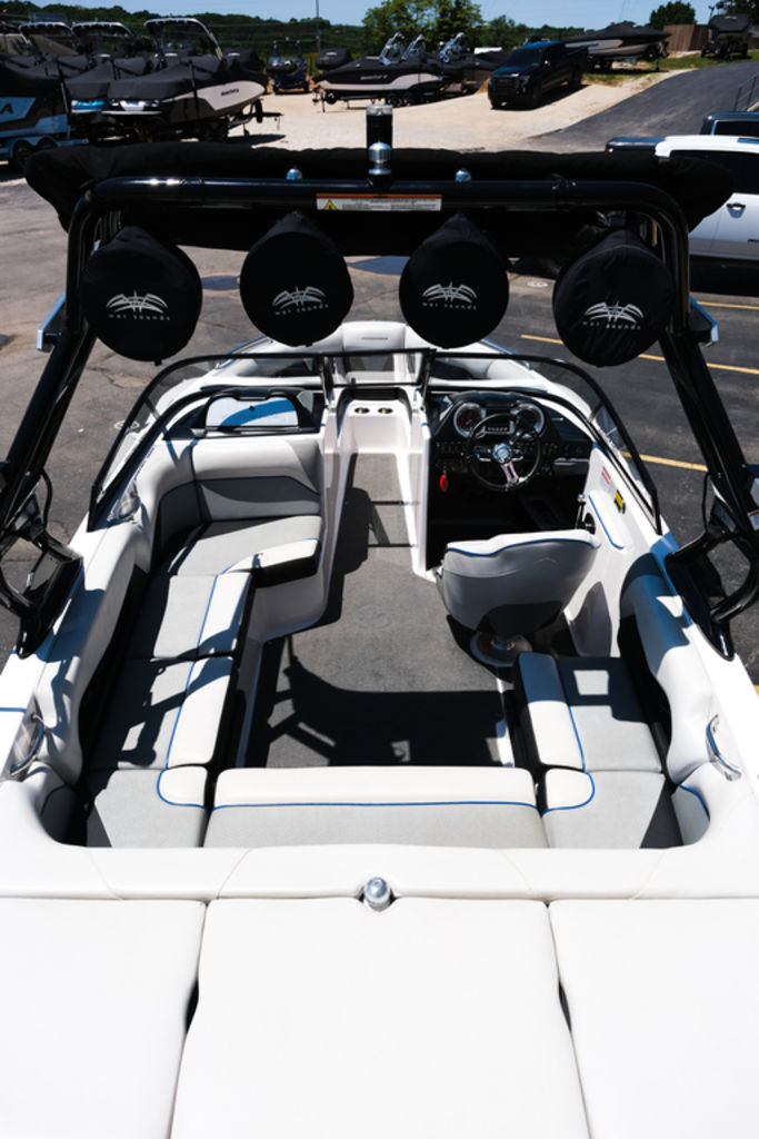 2017 MOOMBA Mondo