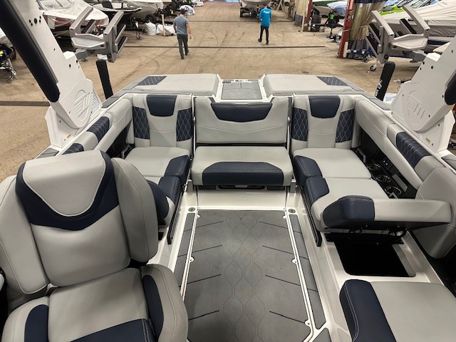 2022 Malibu M220 -LT4, GX Power Tower, Thruster