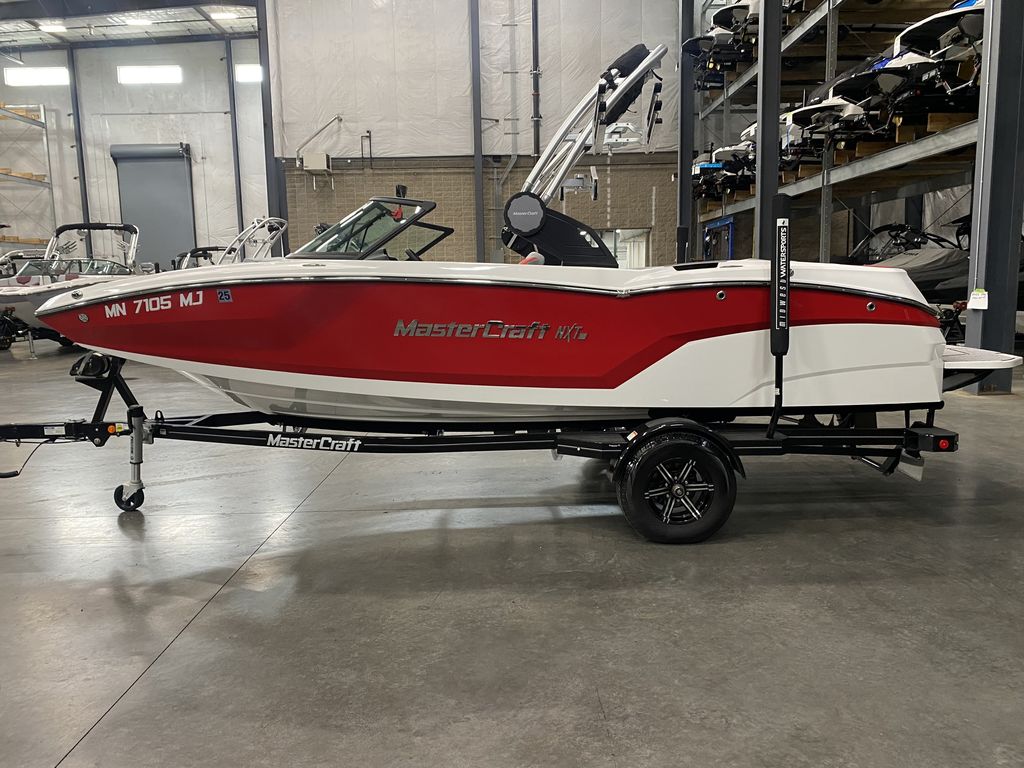 2023 MasterCraft NXT20
