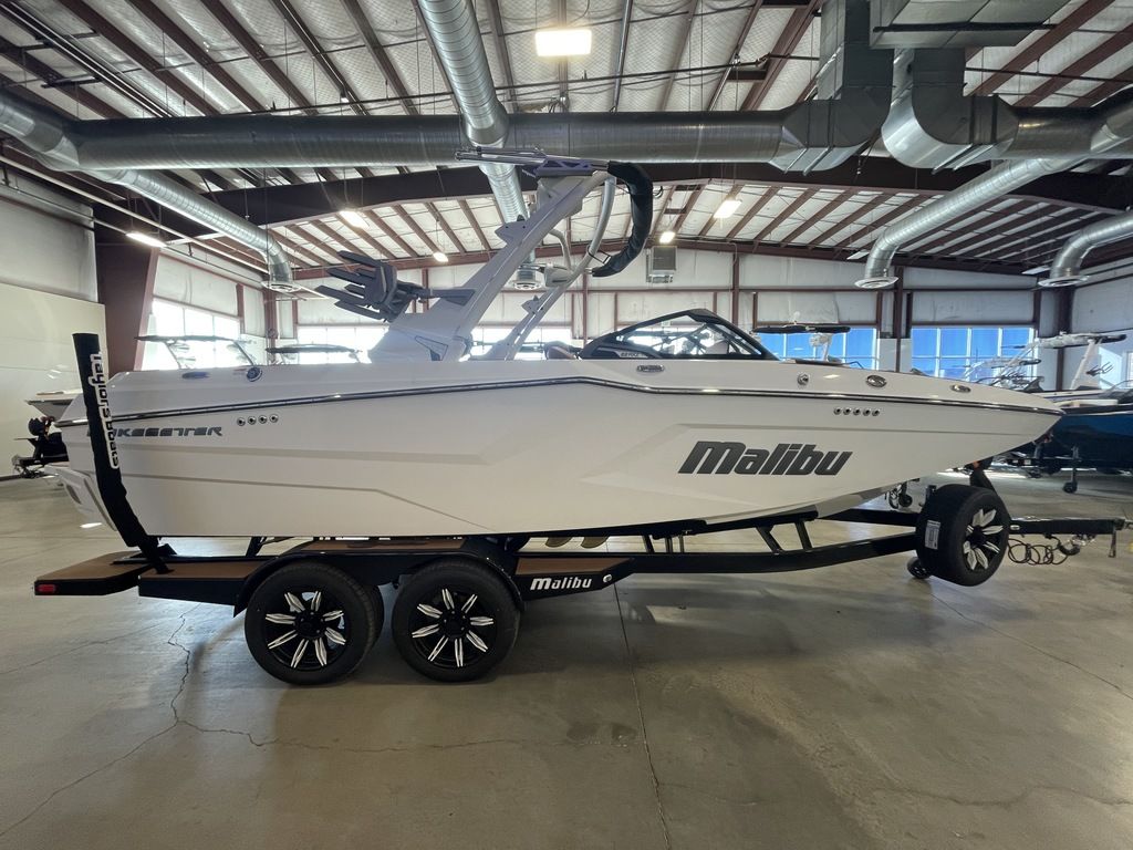 2025 Malibu Boats 22 MXZ