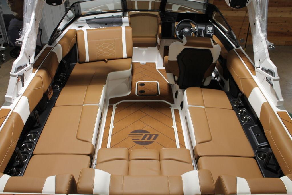 2025 Malibu 23 LSV