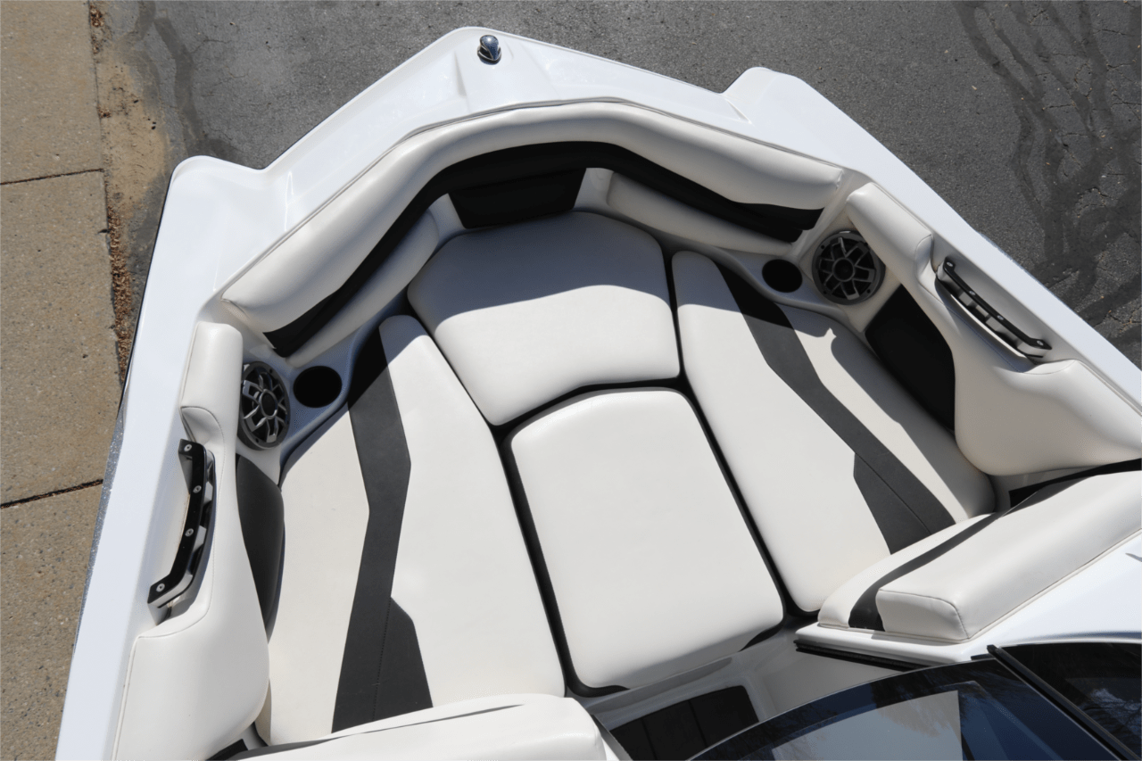 boat.Title