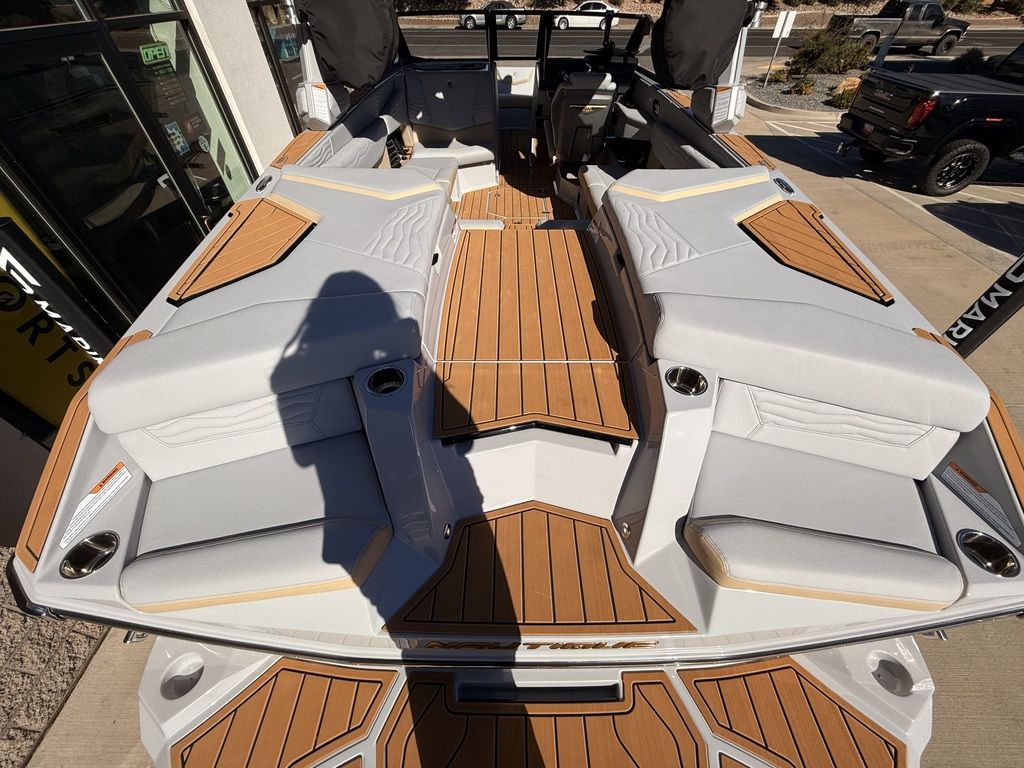 2025 Nautique G23 Centennial Edition
