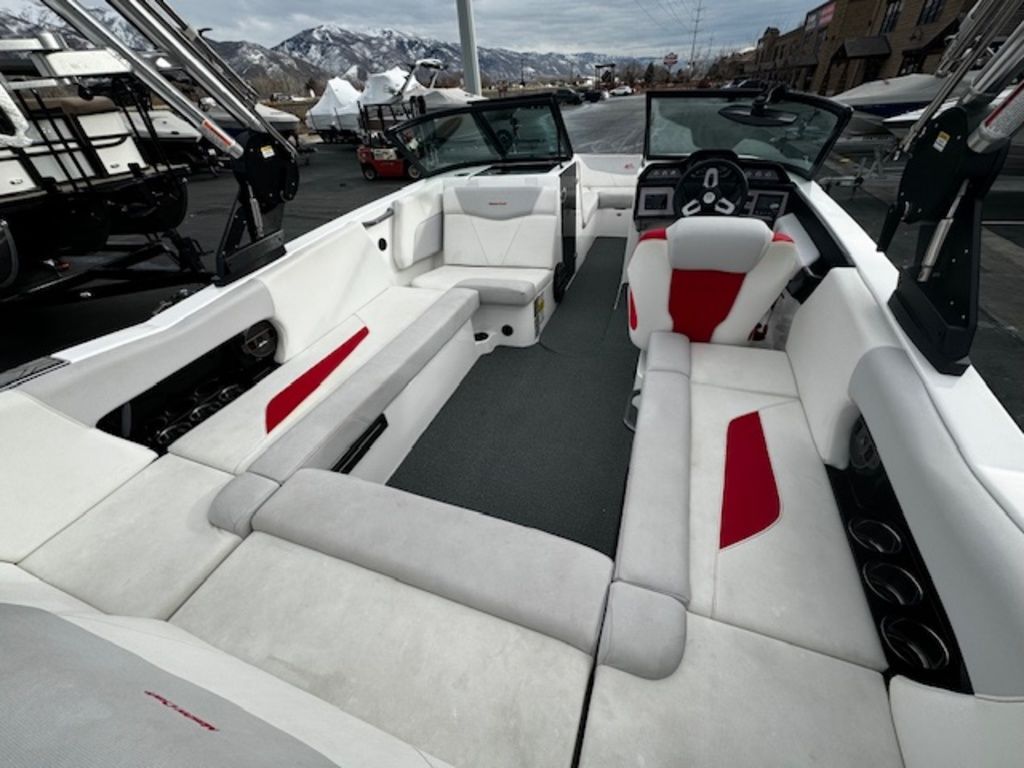 2021 MasterCraft NXT22