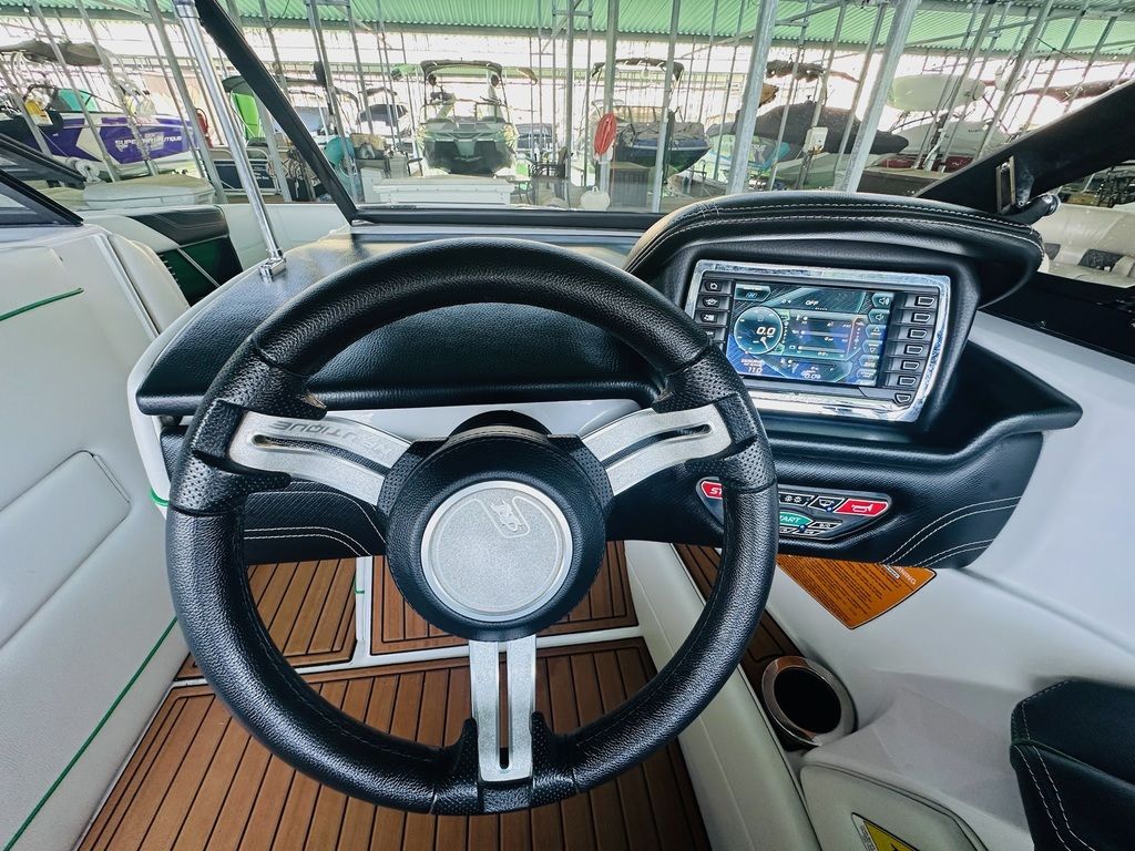 2014 Nautique G21