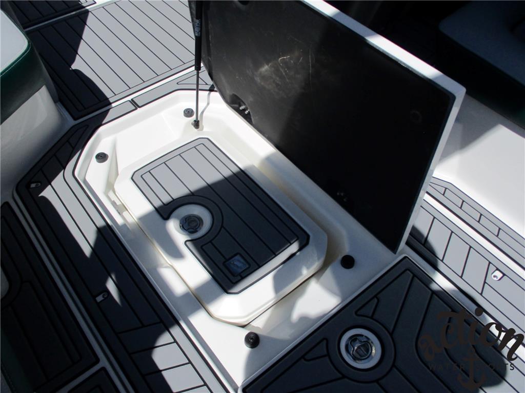 boat.Title