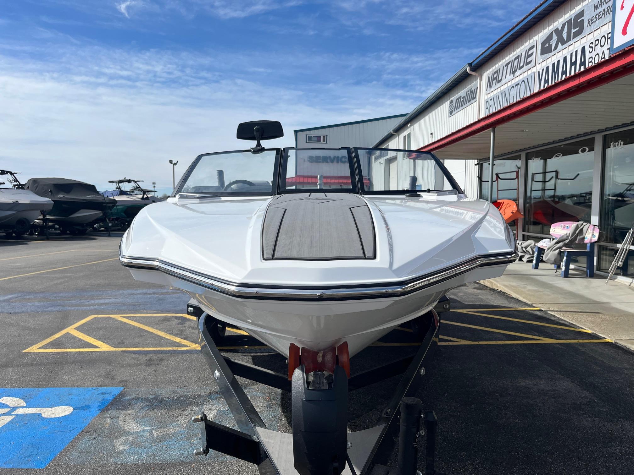 2024 Malibu Response TXi MO CB DEMO