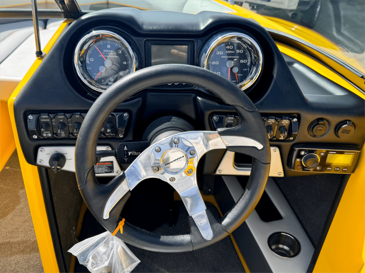 2015 Moomba Mondo SURF EDITION – Very Clean – Low Hours
