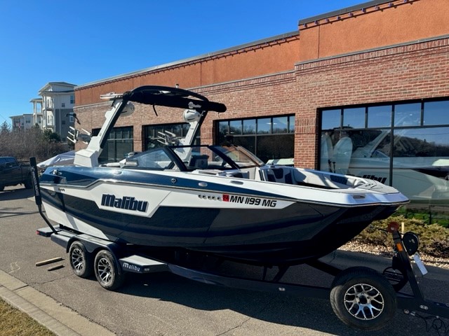2022 Malibu M220 -LT4, GX Power Tower, Thruster