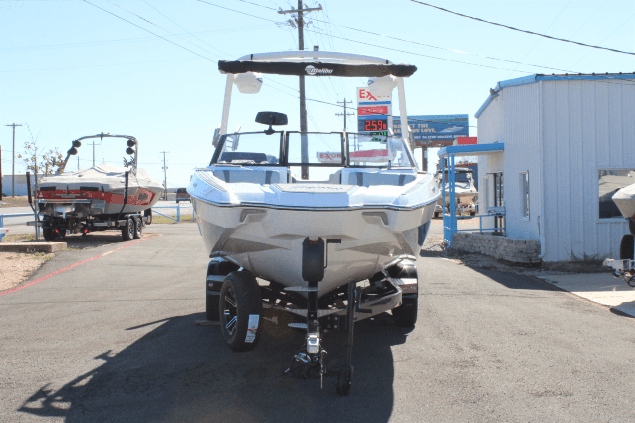 2025 Malibu 23 MXZ