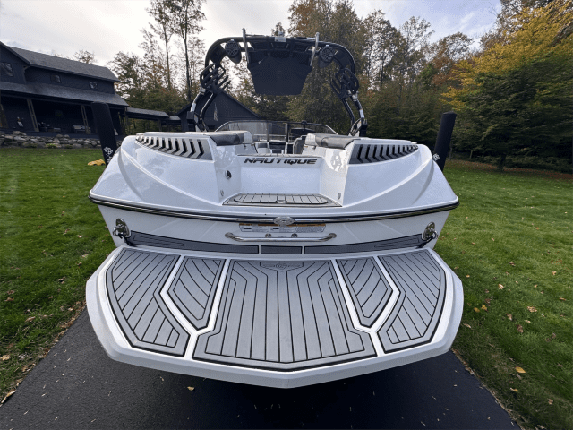 2016 Nautique Super Air Nautique G21 – LOADED LOW HOURS
