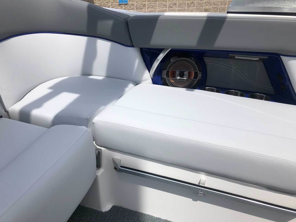 2019 MasterCraft XT23 Icon