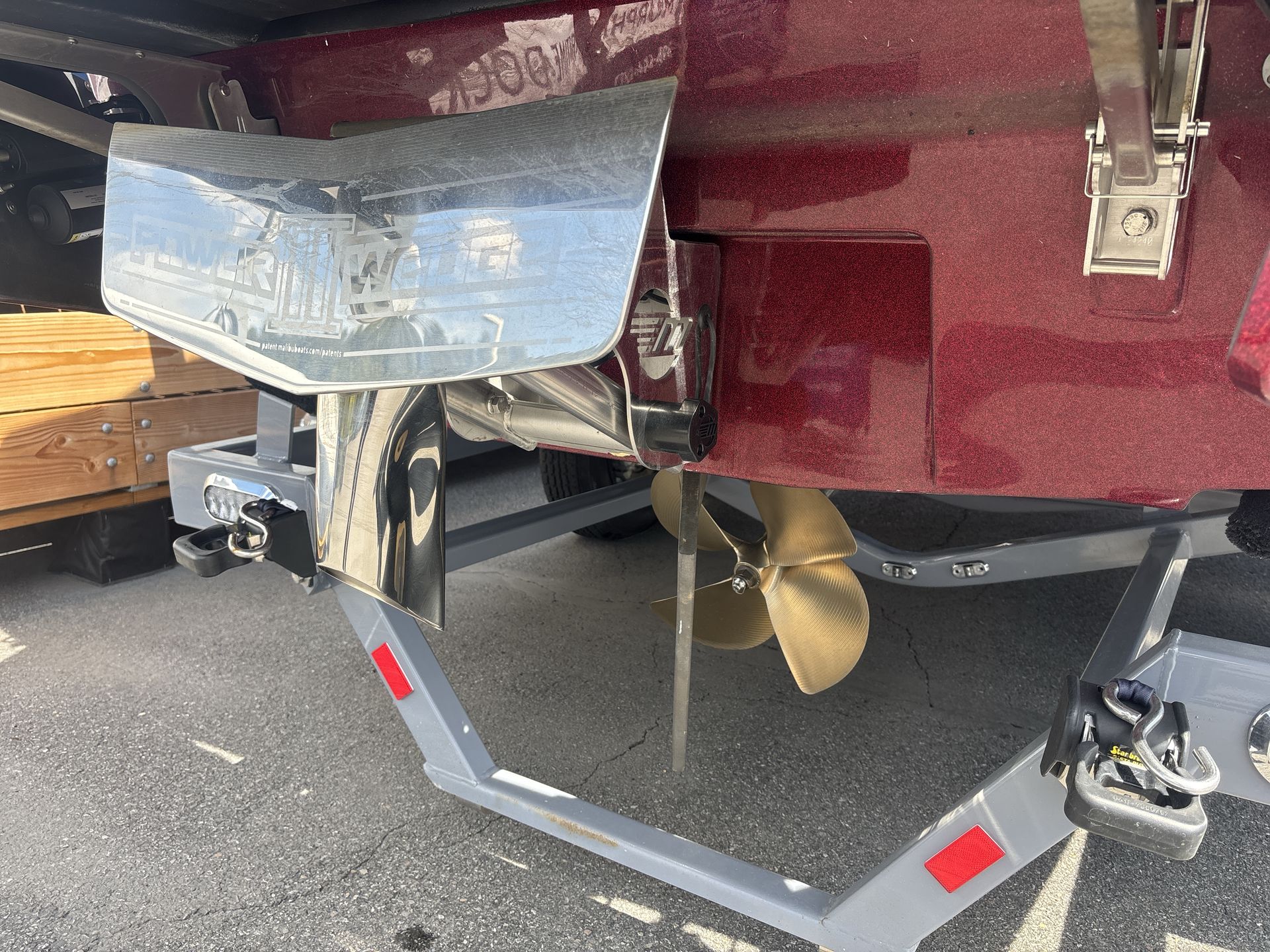 2024 Malibu 25 LSV
