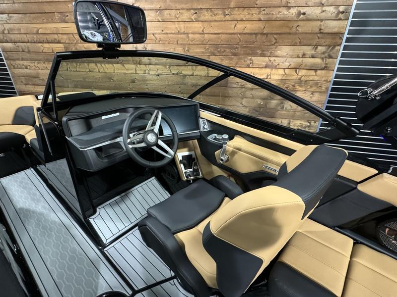 2025 MasterCraft XT22T