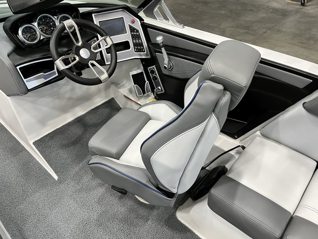 2019 MasterCraft XT23
